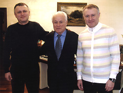 Михаил Давыдович с сыновьями: Игорем и Григорием