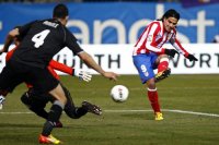 "Атлетико" выигрывает первую дуэль у "Валенсии" (clubatleticodemadrid.com)