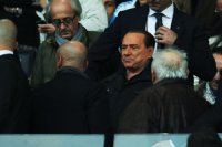 Сильвио Берлускони (в центре) (zimbio.com)