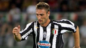 6 апреля дни рождения празднуют Роберт Ковач и Амедео Карбони