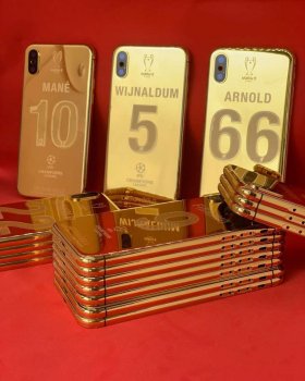 Клоппу и игрокам "Ливерпуля" за победу в ЛЧ подарили золотые айфоны (ФОТО)
