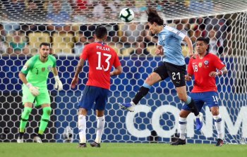 Кубок Америки. Уругвай вырвал у Чили победу и первое место в группе
