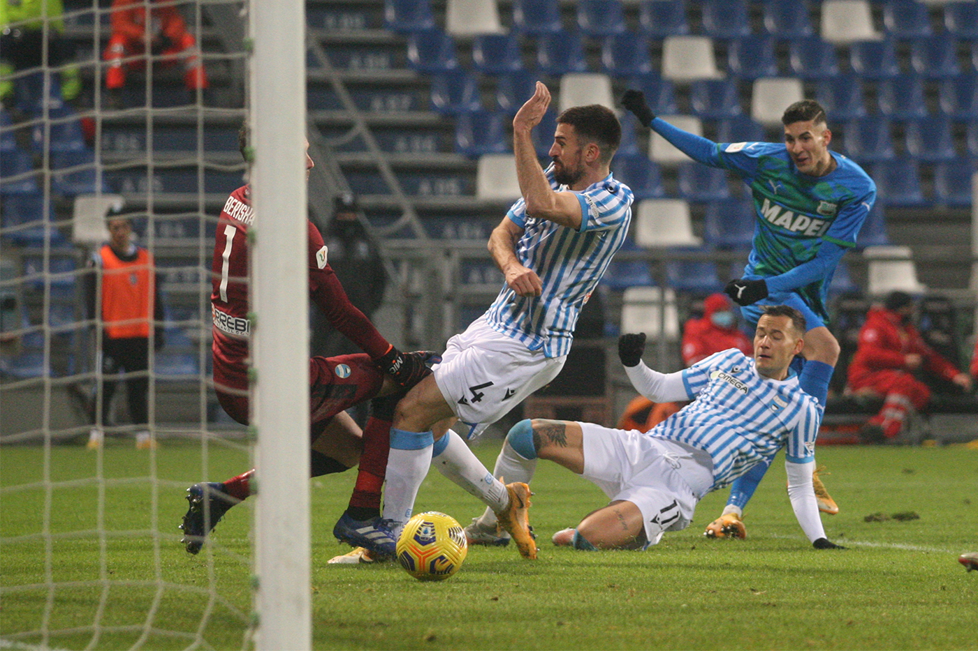 Футбол италия кубок. Sassuolo 2-0 Джакомо Распадори. Spalah Днепр. Спал ФК В 1987.