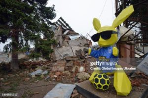 Кролик Париматч на развалинах черниговского стадиона